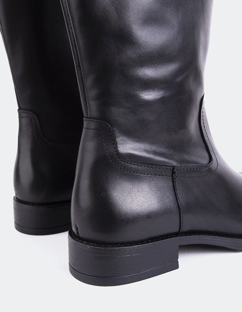 Delorre Black Leather