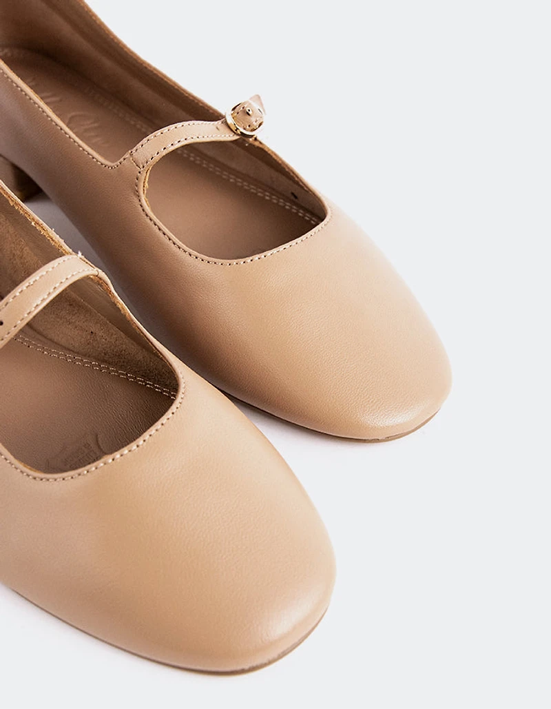 Erynnis Nude Leather