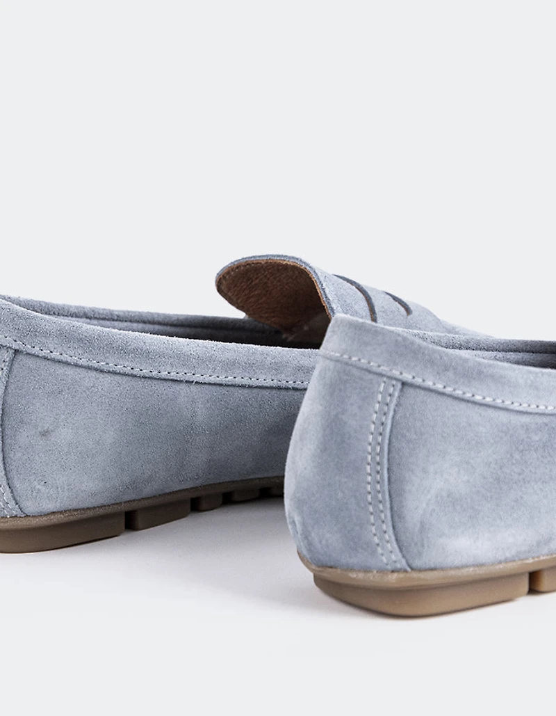 Ezzie Lt. Blue Suede