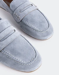 Ezzie Lt. Blue Suede