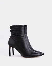 Farron Black Leather
