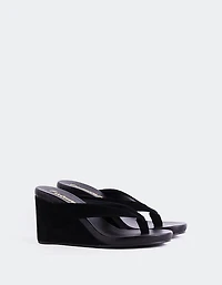 Felly Black Suede