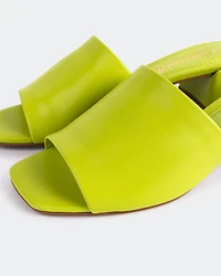 Fortunata Light Green Leather