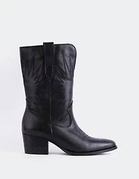Freyr Black Leather