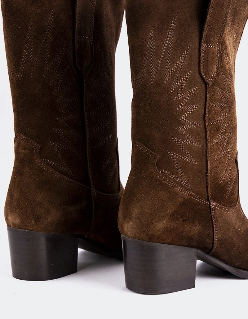 Freyr Brown Suede