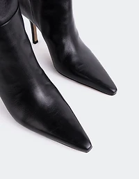 Gladez Black Leather