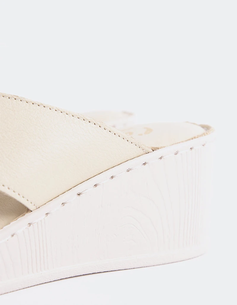 Govina Taupe Leather