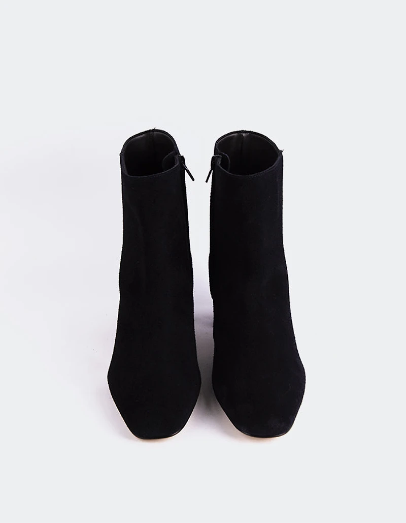 Gracyn Black Suede