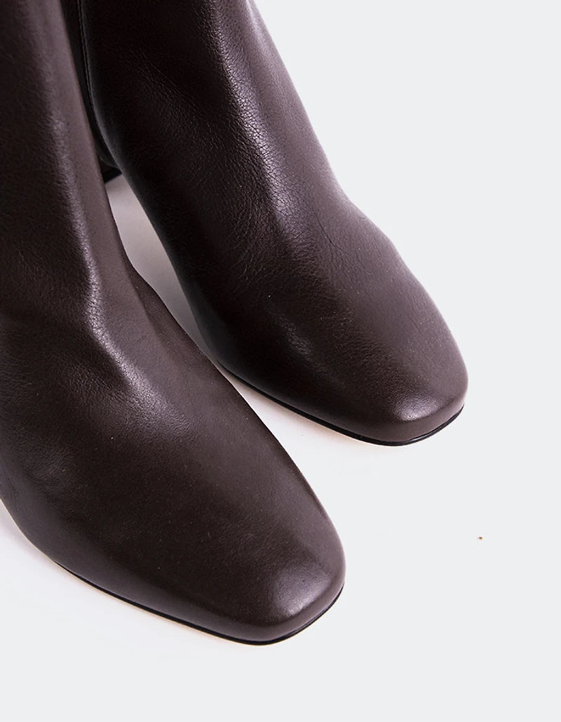 Gracyn Brown Leather
