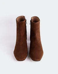 Gracyn Brown Suede