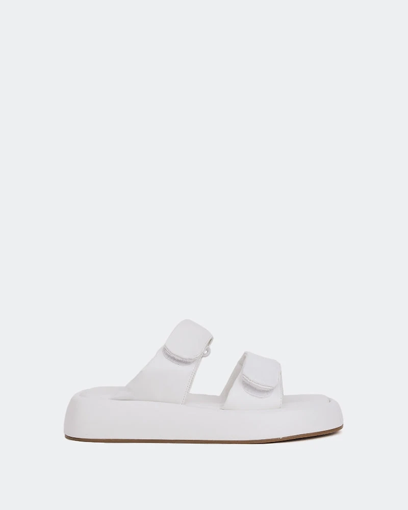 Isoria White Leather