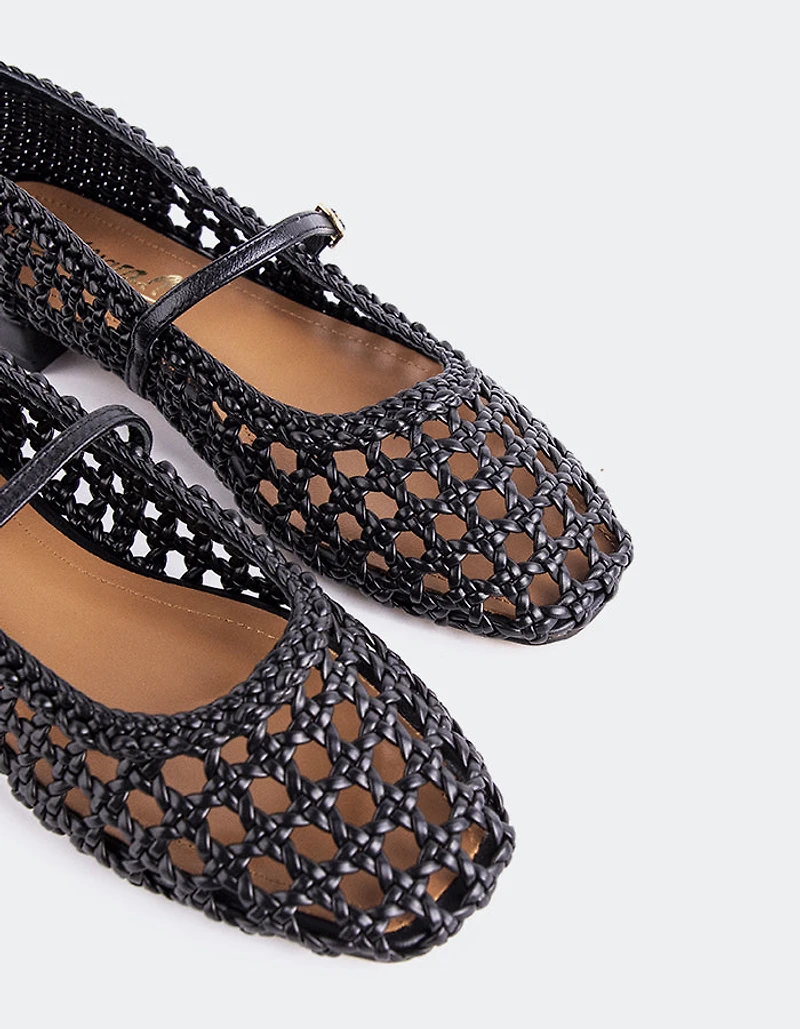 Izaro Black Woven