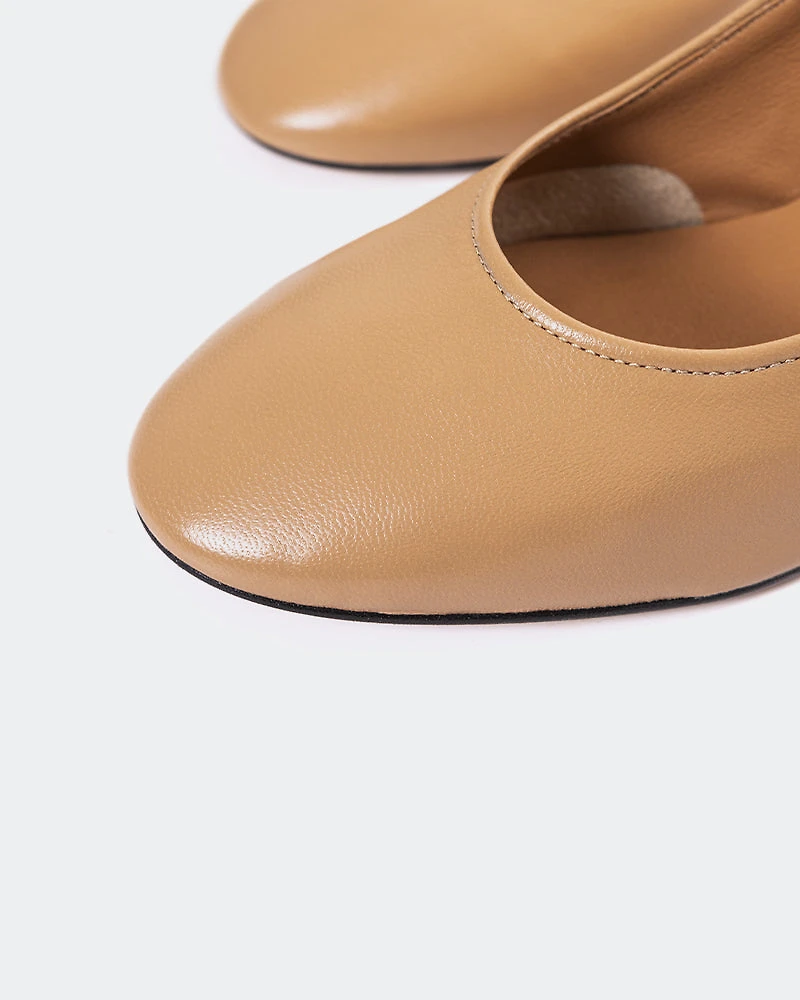 Jarotes Camel Leather