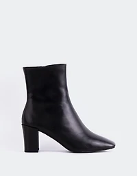 Jepson Black Leather