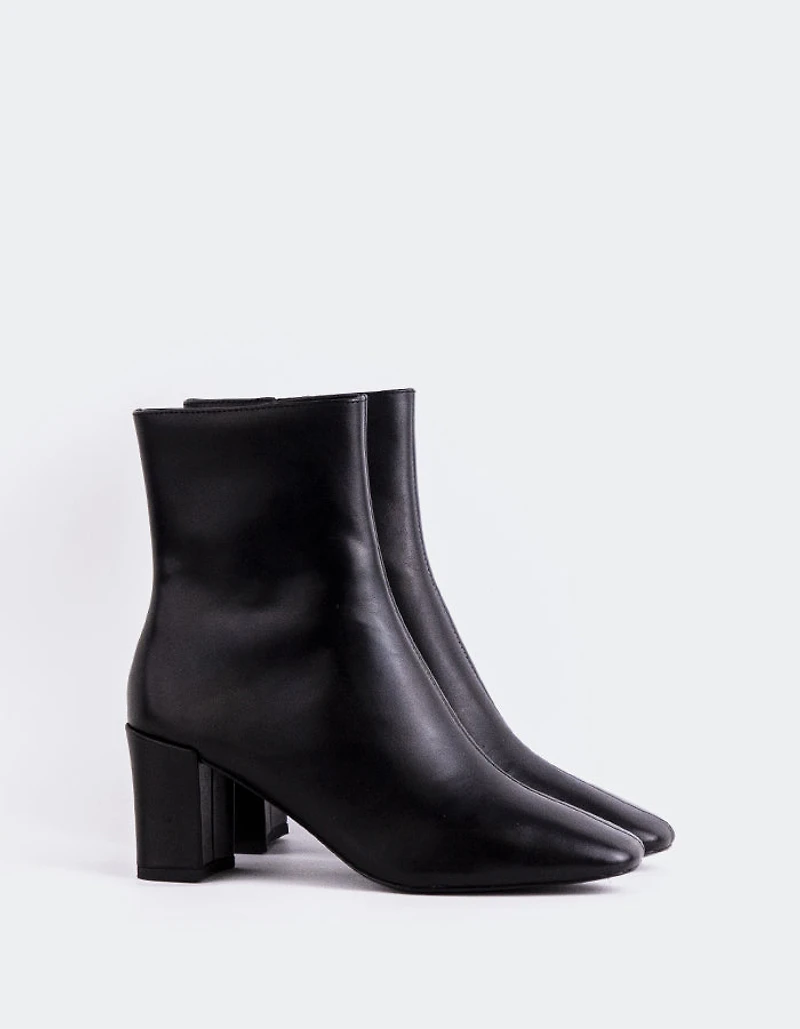 Jepson Black Leather