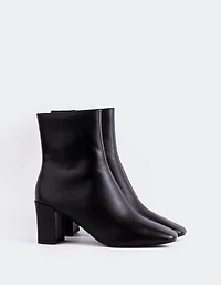 Jepson Black Leather