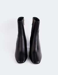 Jepson Black Leather