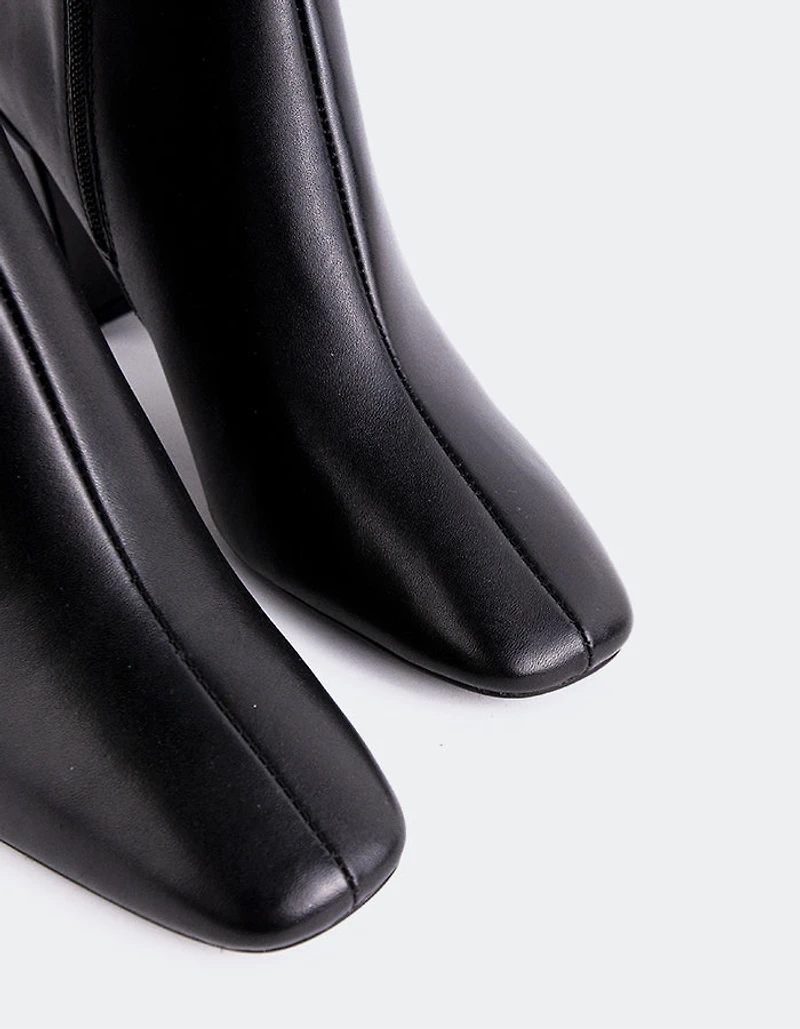 Jepson Black Leather