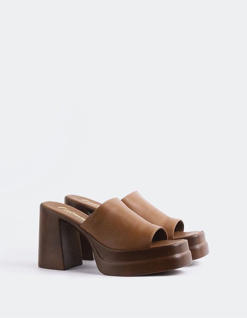 Kalamata Tan Leather