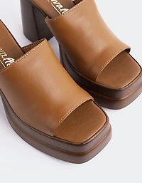 Kalamata Tan Leather