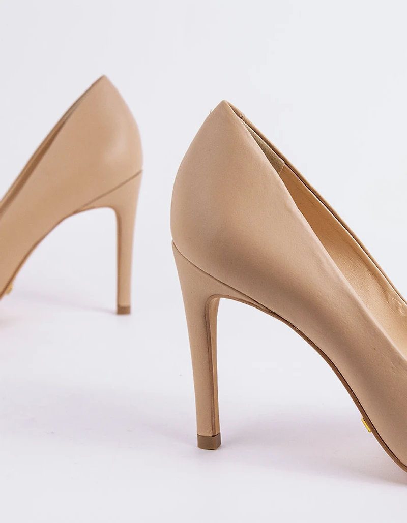 Love Nude Leather