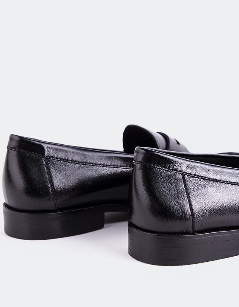 Luchino Black Leather