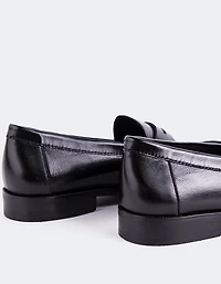 Luchino Black Leather