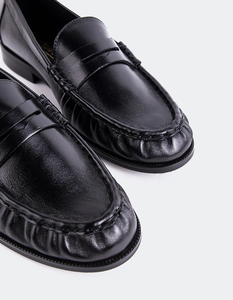 Luchino Black Leather