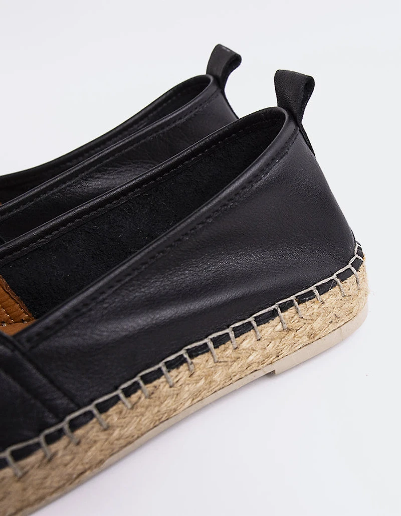 Medusa Black Leather