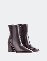 Meraly Dark Brown Leather