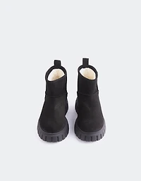Mortara Black Suede