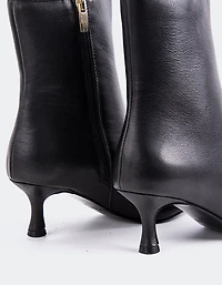 Nosara Black Leather