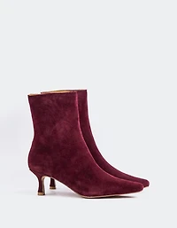 Nosara Burgundy Suede