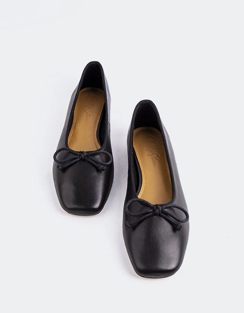 Phyleus Black Leather