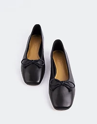 Phyleus Black Leather