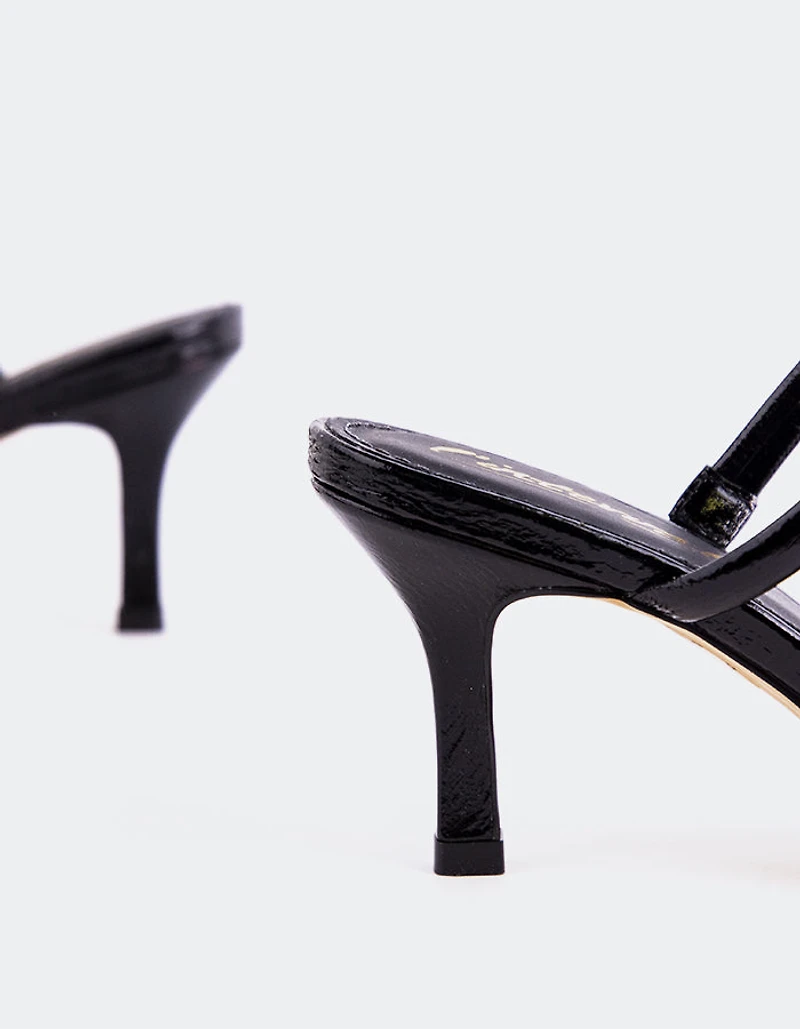 Pretty Black Naplack