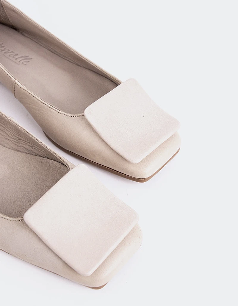 Prianca Grey Leather