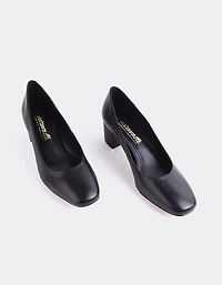 Raynan Black Leather