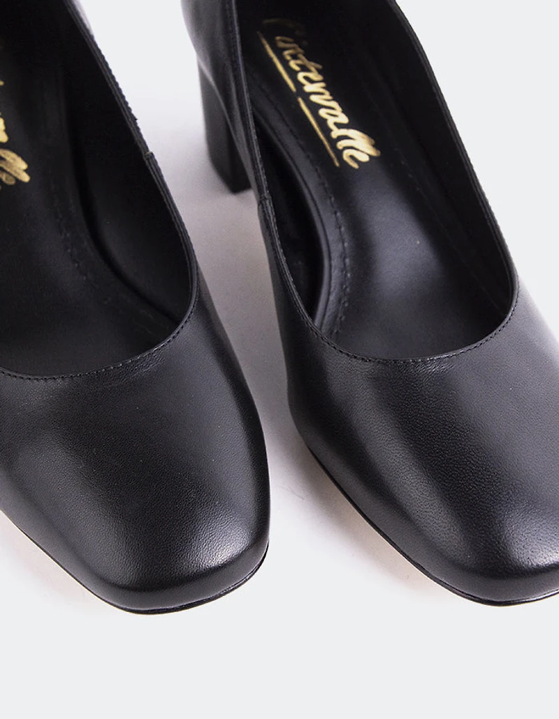 Raynan Black Leather