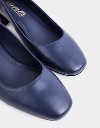 Raynan Navy Leather