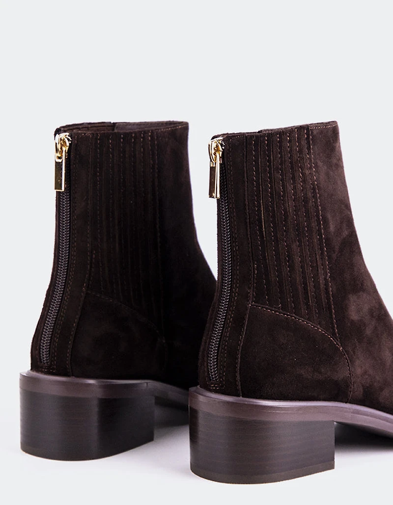 Remie Brown Suede