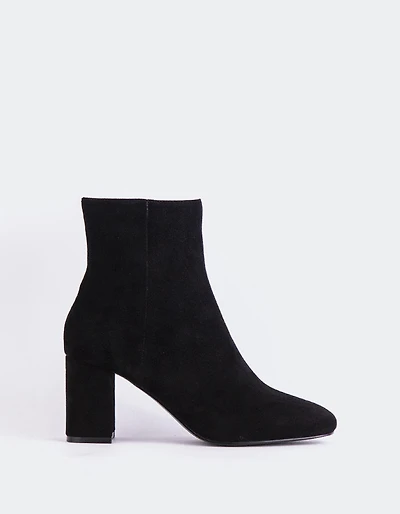Sarchi Black Suede