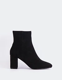 Sarchi Black Suede