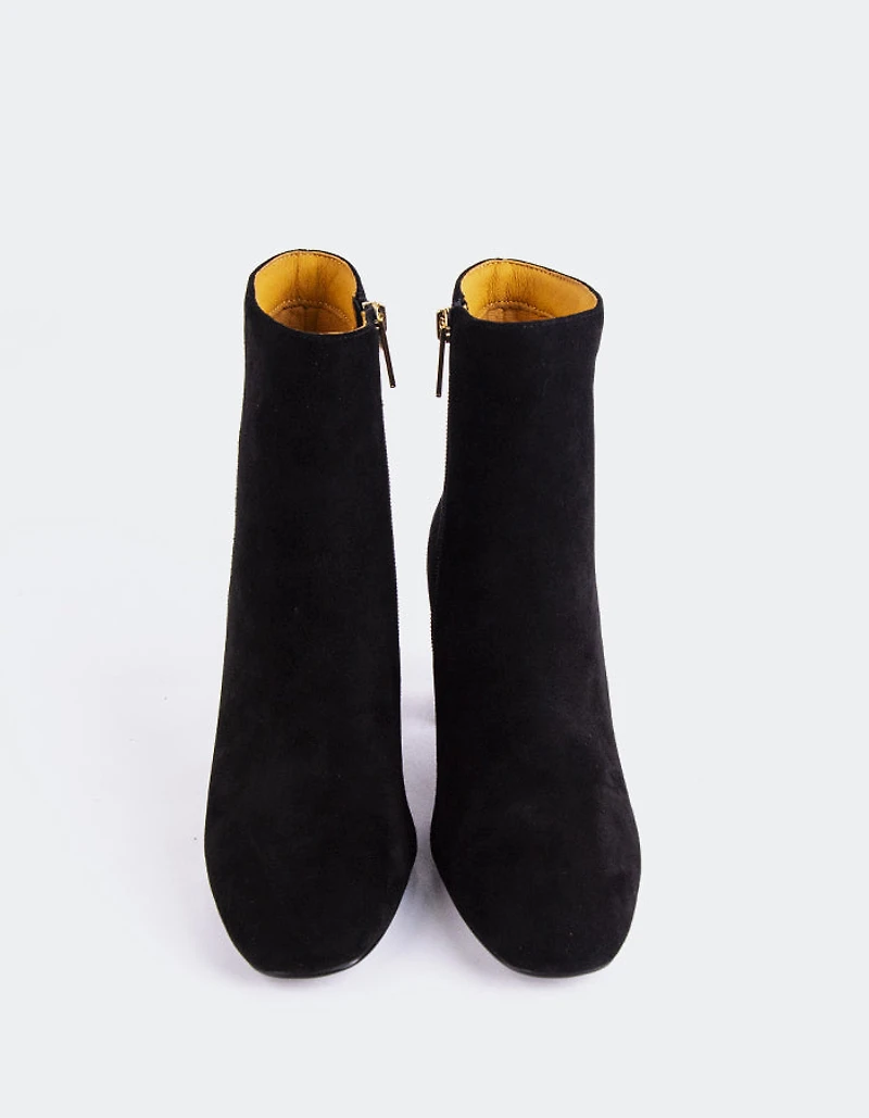 Sarchi Black Suede