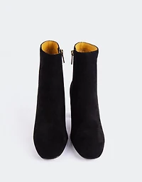 Sarchi Black Suede