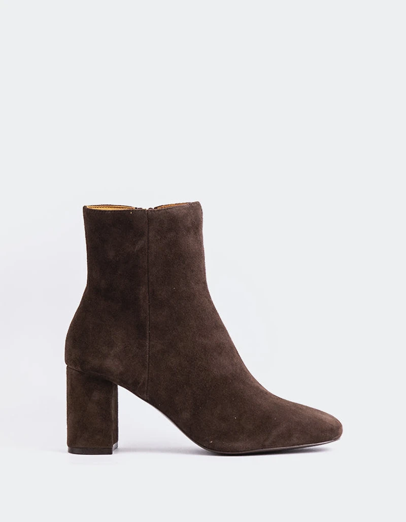 Sarchi Chocolate Suede