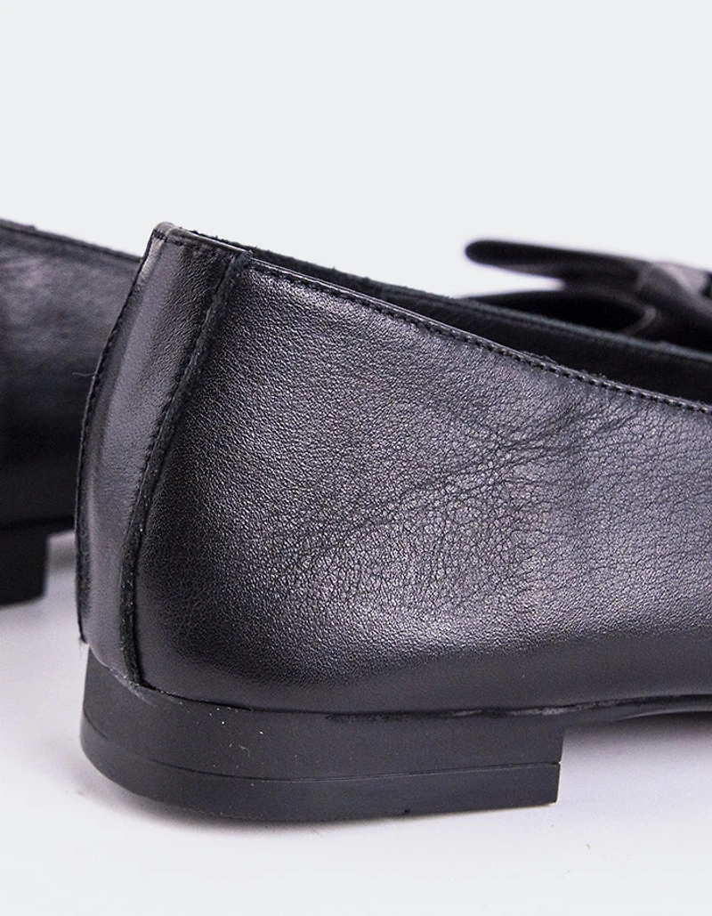 Ulwin Black Leather