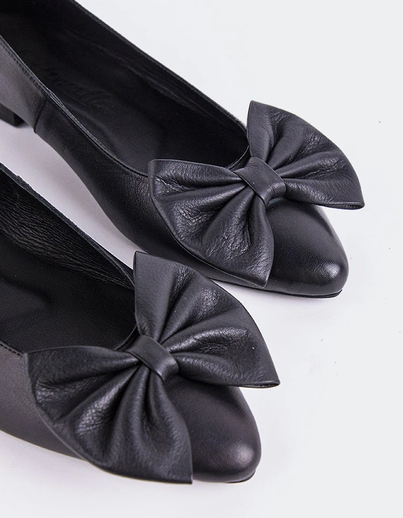 Ulwin Black Leather