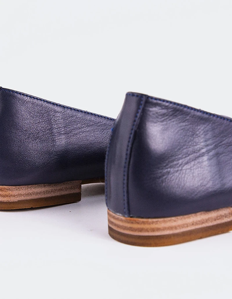 Ulwin Navy Leather