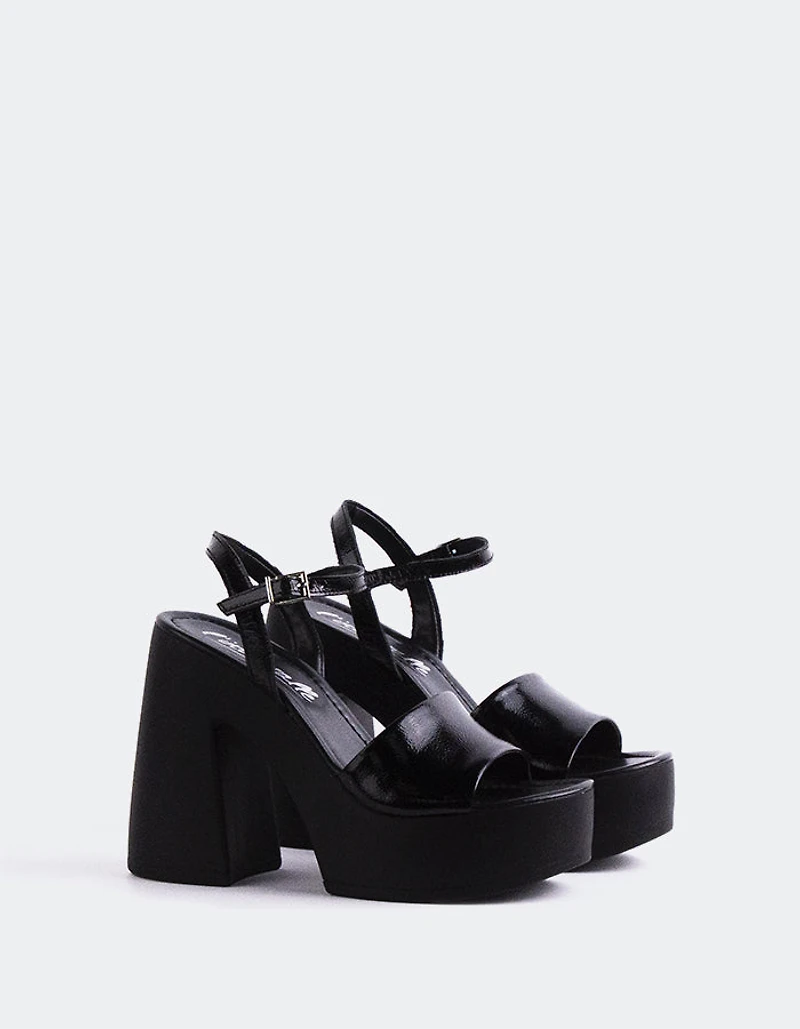 Veria Black Naplack
